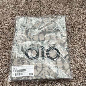 Alo Yoga Gray Patterned Top shopper bag